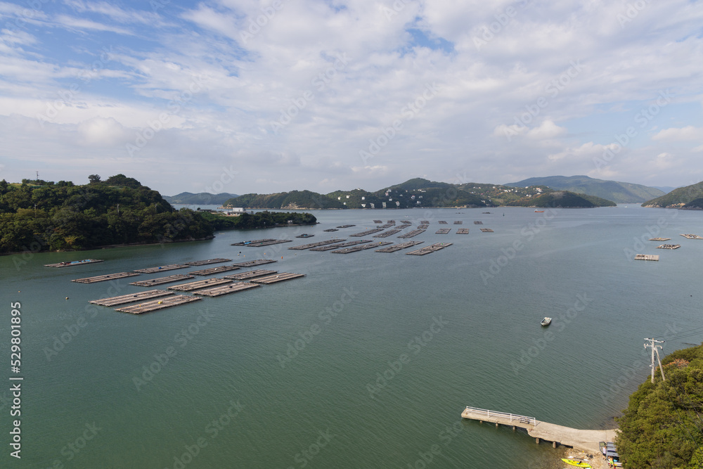 Obraz premium 日本の岡山県備前市日生の頭島の美しい海の景色