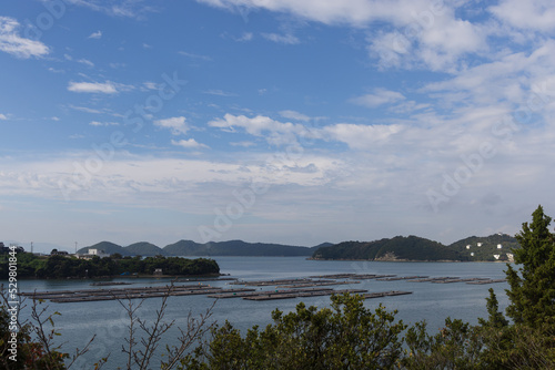 日本の岡山県備前市日生の頭島の美しい海の景色