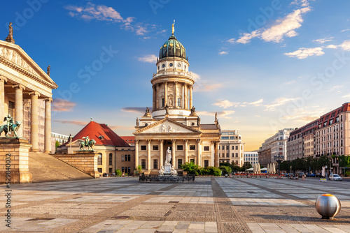 Obraz na płótnie The New Church or the German Church on the Gendarmenmarkt in Berlin, Germany w salonie