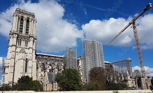 Vue du chantier de réparation de la cathédrale Notre-Dame de Paris