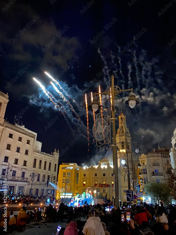 Fototapeta premium Alcoy fuegos artificiales cabalgata reyes antigua