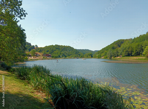 Kleiner Badesee in herrlicher Natur im Sommer: Der Waldsee Rieden im Landkreis Mayen-Koblenz in Rheinland-Pfalz.  photo