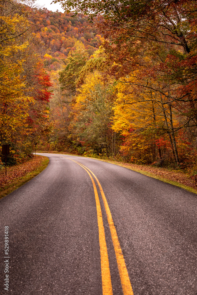 Fall Drive Along the Blue Ridgeway Parkway Fall Drive Along the Blue Ridgeway Parkway