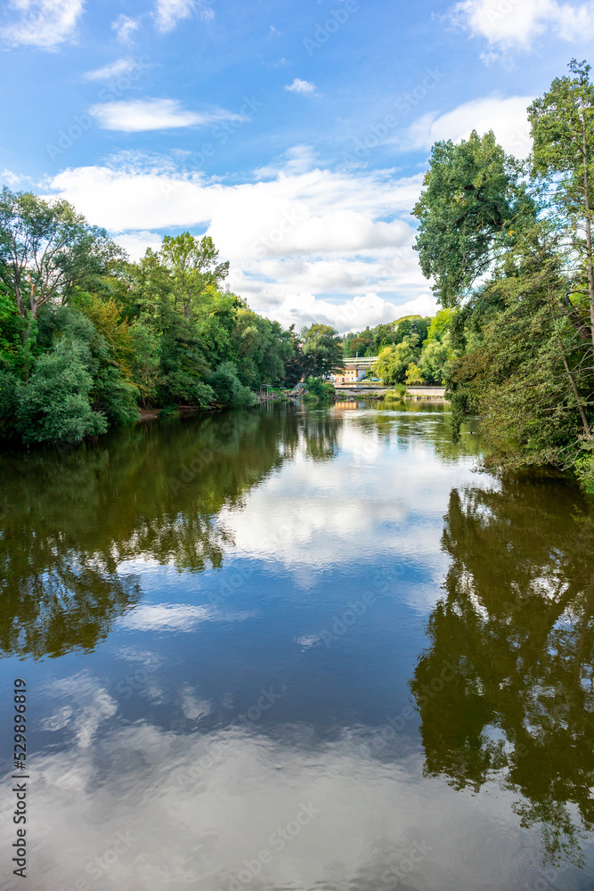 Kleiner Spaziergang durch den Park an entlang der Saale in Jena - Thüringen - Deutschland Kleiner Spaziergang durch den Park an entlang der Saale in Jena - Thüringen - Deutschland