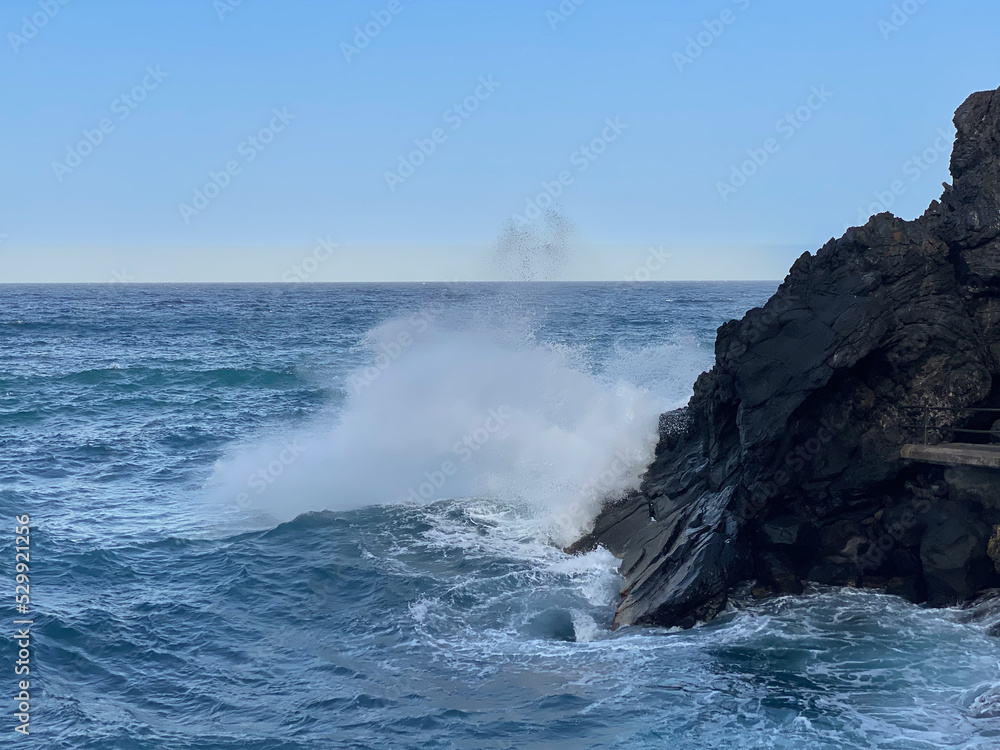 Sea breaking against the rocks