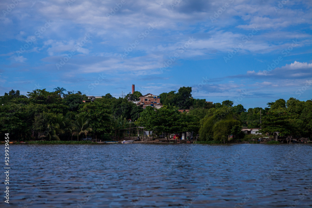 The water collection lagoon guarantees the water supply for the metropolis of Rio de Janeiro. The waters of the Guandy River arrives polluted at the largest water treatment plant in Latin America. The water collection lagoon guarantees the water supply for the metropolis of Rio de Janeiro. The waters of the Guandy River arrives polluted at the largest water treatment plant in Latin America.