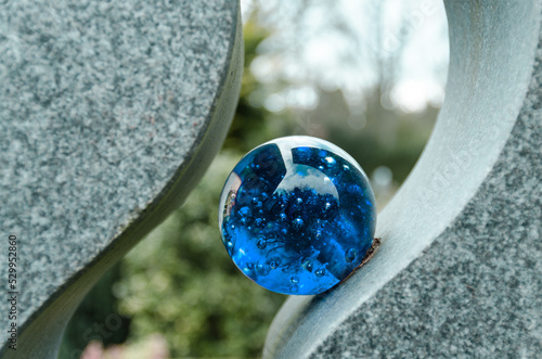 Fototapeta Himmelskugel, Blaue Glaskugel