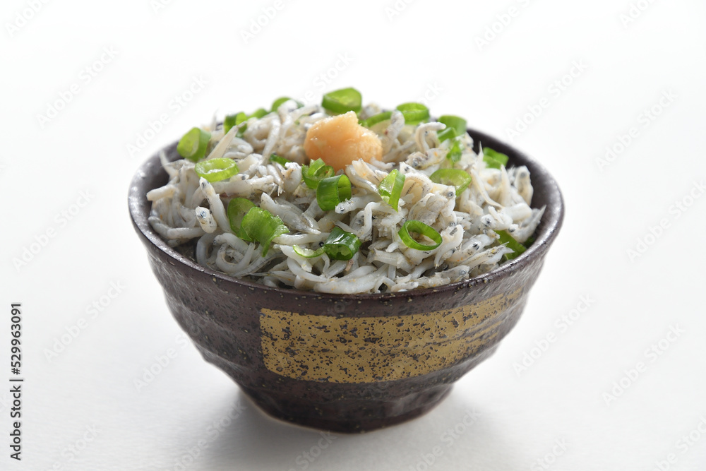 Japanese Food, Shirasu-don (rice topped with small sardines, graded ...