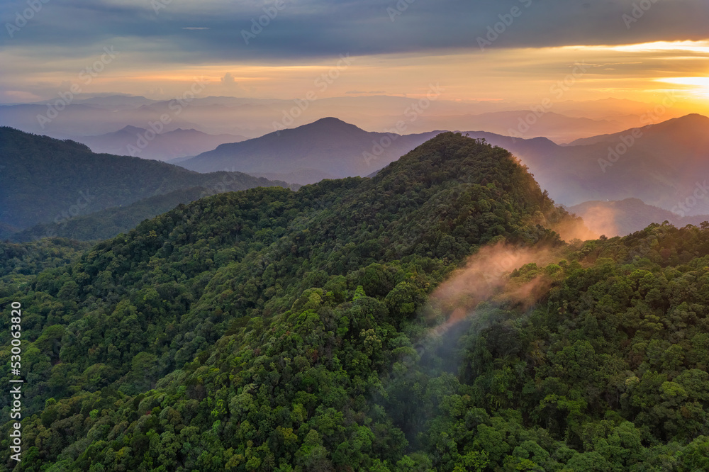 Obraz premium BEAUTIFUL LANDSCAPE PHOTOGRAPHY OF BACH MA NATIONAL PARK IN HUE, VIETNAM