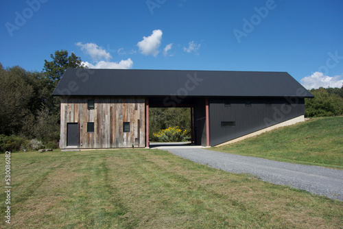 Modern Barn, Upstate NY, Hudson River © michel