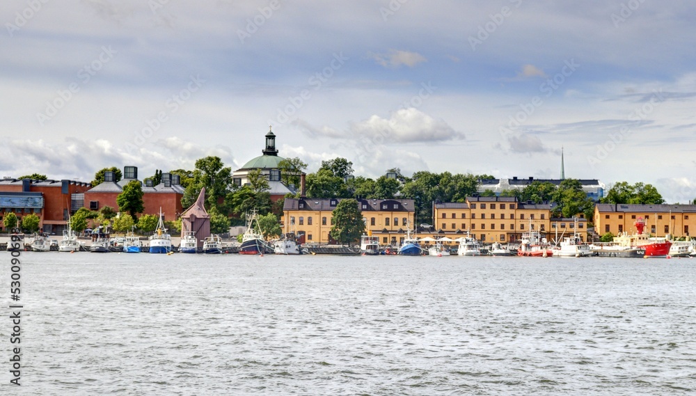 Obraz premium navigation dans le port de Stockholm en Suède