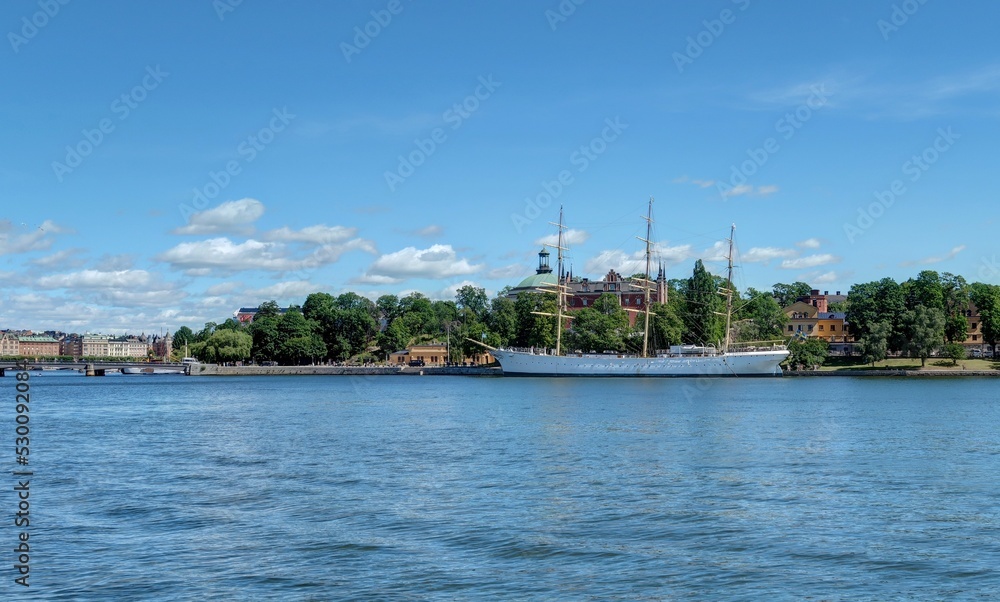 Fototapeta premium navigation dans le port de Stockholm en Suède