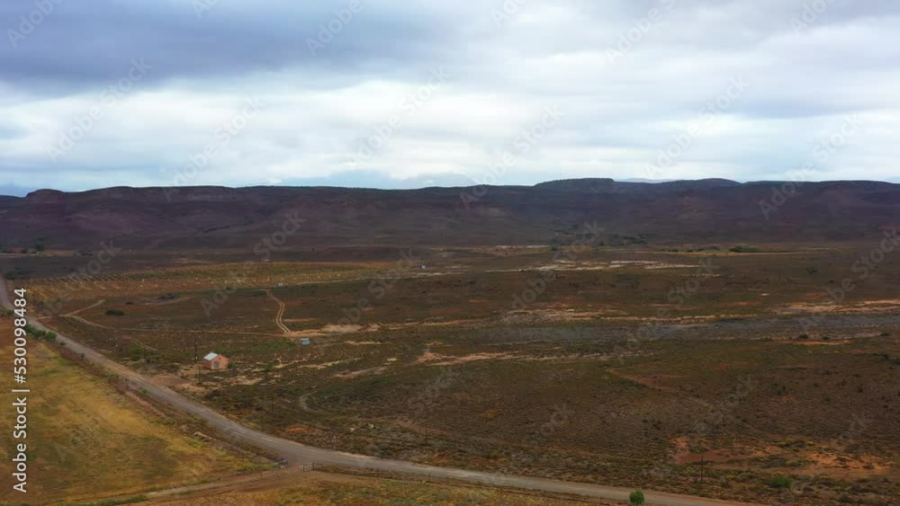 Hitzeflimmern in der Halbwüstenlandschaft bei Oudtshoorn Südafrika Hitzeflimmern in der Halbwüstenlandschaft bei Oudtshoorn Südafrika