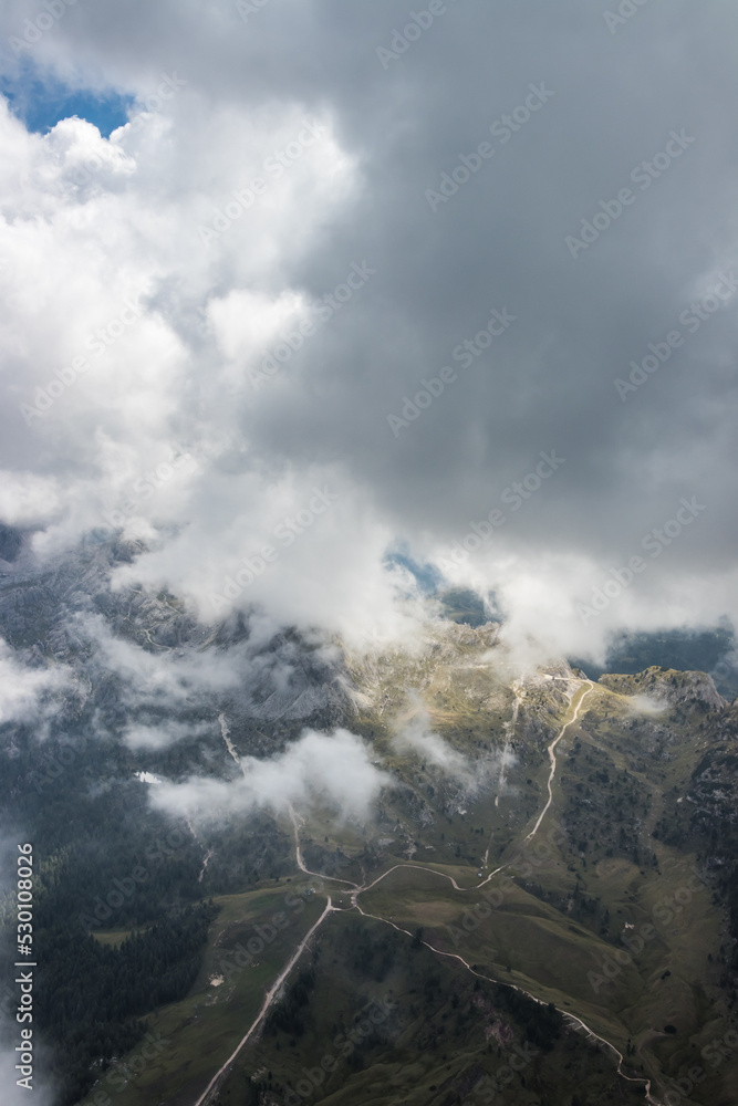 Fototapeta premium Mountain trail Lagazuoi in Dolomites