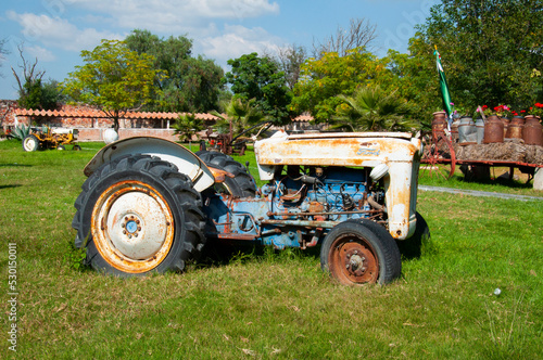 Tractor abandonado