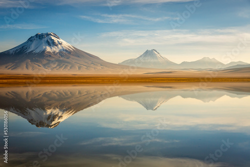 Obraz na płótnie Idyllic Lake Lejia reflection and volcanic landscape in Atacama desert, Chile w salonie