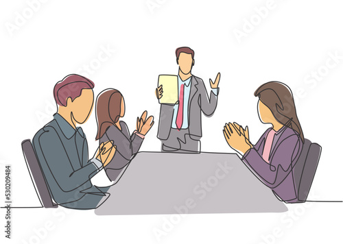 One single line drawing of young happy manager giving interpersonal skill lesson at team meeting in the office. Business presentation concept continuous line draw design vector illustration
