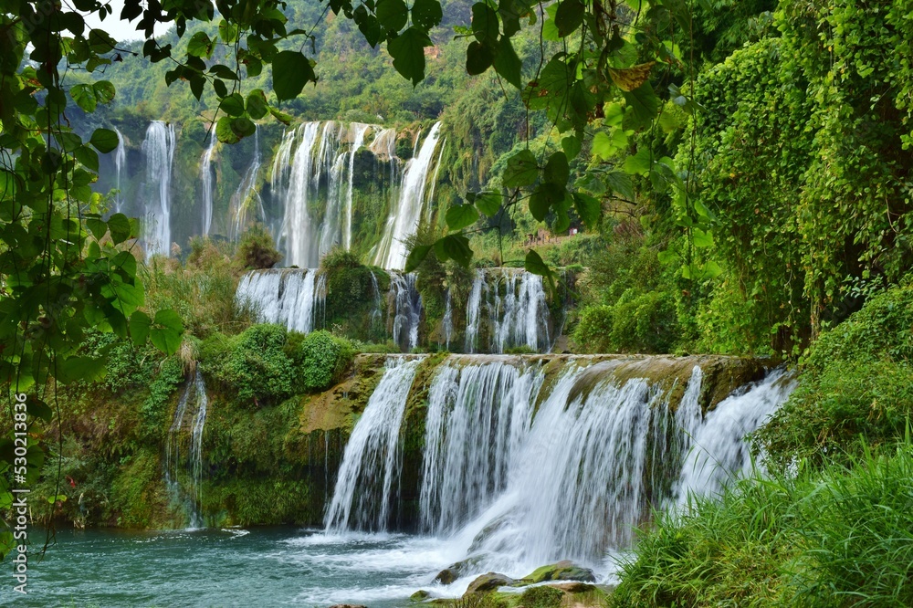 Obraz premium 絶景の雲南省 九龍瀑布群