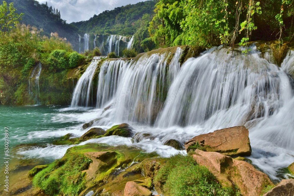 Obraz premium 絶景の雲南省 九龍瀑布群