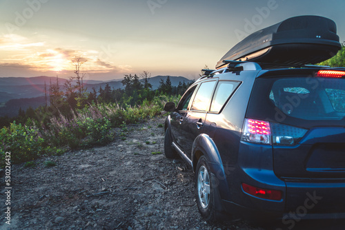 Fototapeta Naklejka Na Ścianę i Meble -  car for traveling with a mountain road