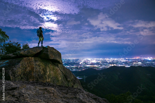 夜の登山者