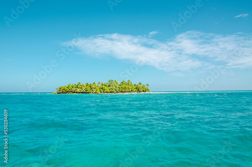 Fototapeta Naklejka Na Ścianę i Meble -  tropical island in the island sea