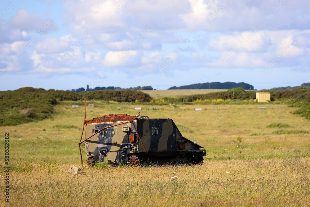 Fototapeta premium army tank working on a field