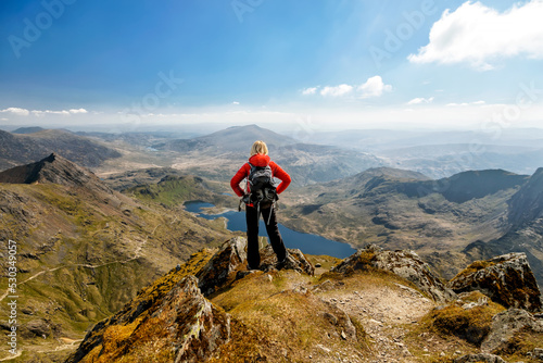 Fotografia Wales scenic mountain scenery viewed by young female