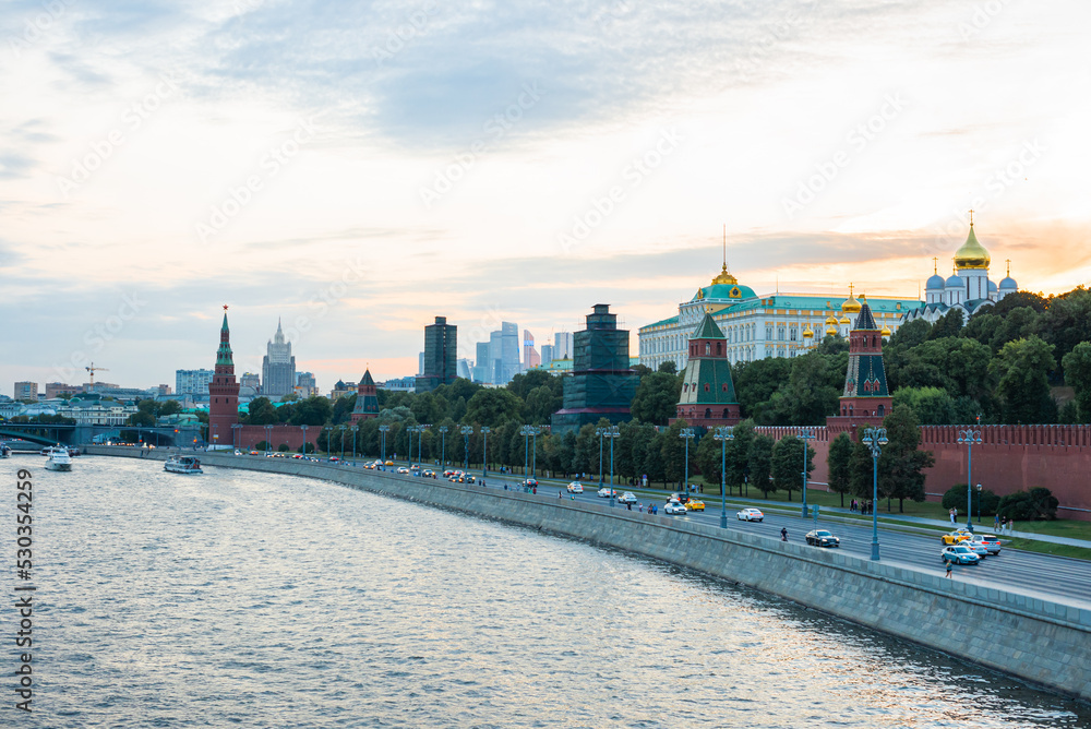 Obraz premium View of the Moscow Kremlin on the bank of the Moscow river. Cityscape of Moscow. Summer 2022