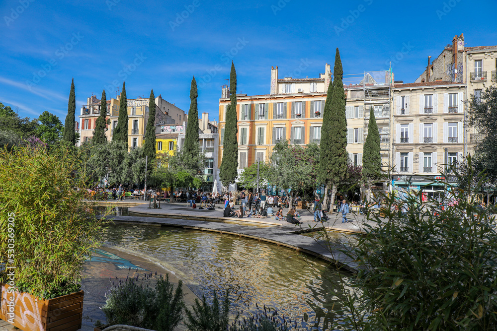 Obraz premium Downtown Marseille, France : Cours Julien