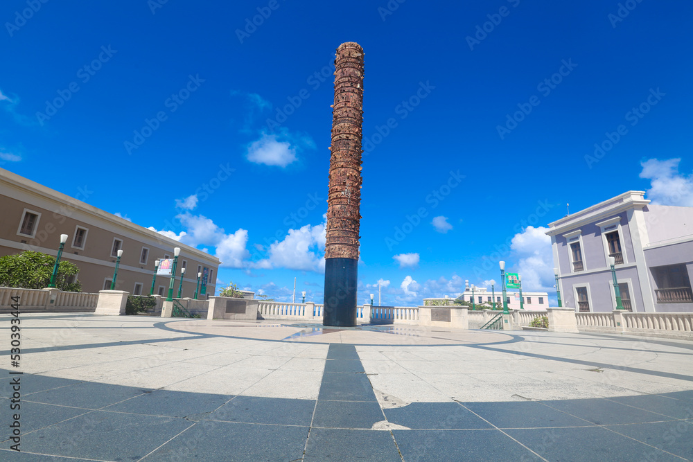 Totem, Plaza V Centenario (Plaza of the Fifth Centenary), Old San Juan, Puerto Rico StockFoto