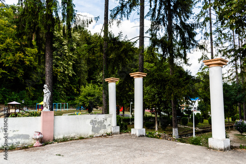 Принти на полотні Amusement park and architectural elements of a hotel on the way to the outlaws grotto