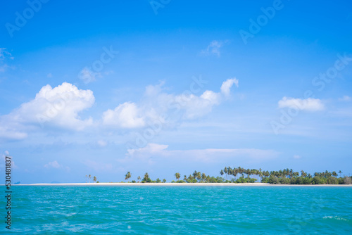 Landscape of beautiful tropical island beach © Sunanta