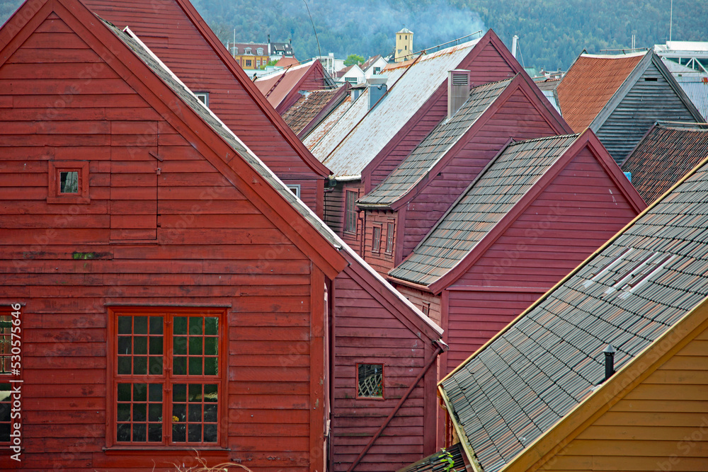 Holzhäuser in Bergen