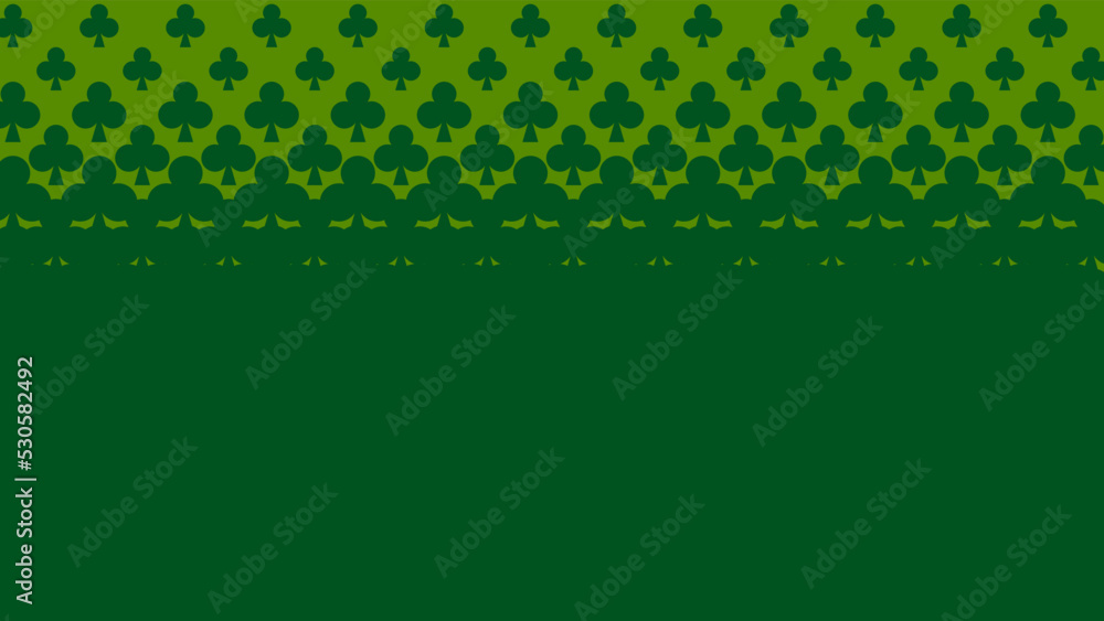 Green club pattern wallpaper with a light brown background that gets bigger as you go down.