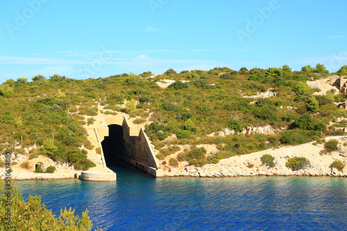 Fotografía Military tunnels for ships hollowed in the rocks