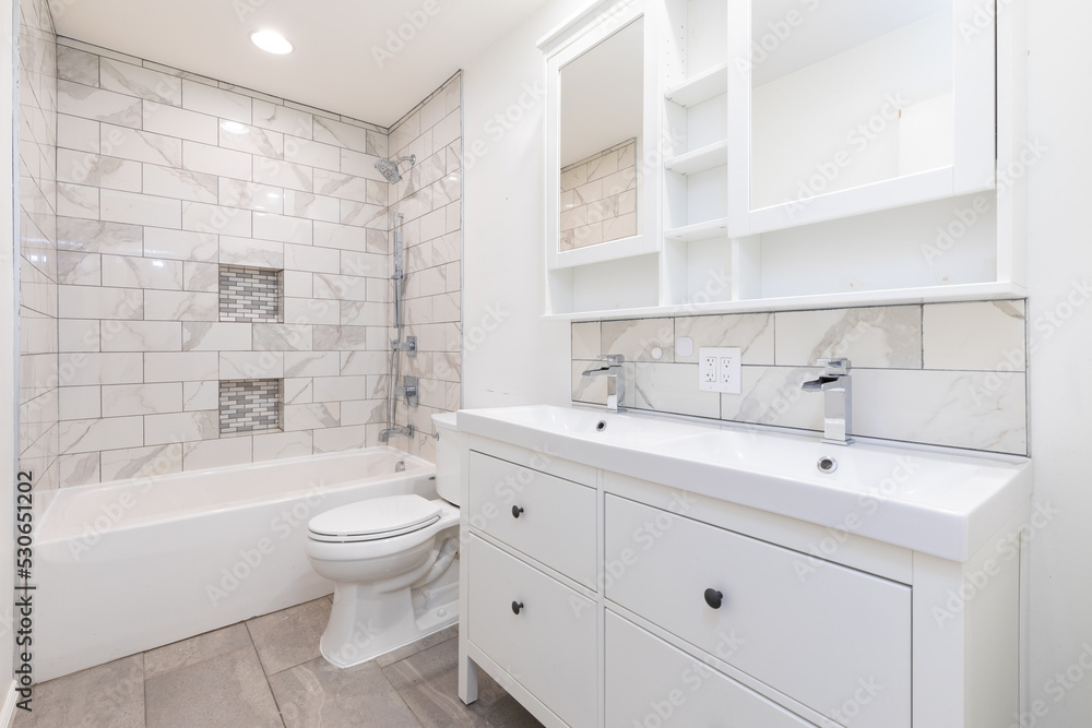 bathroom bathroom
