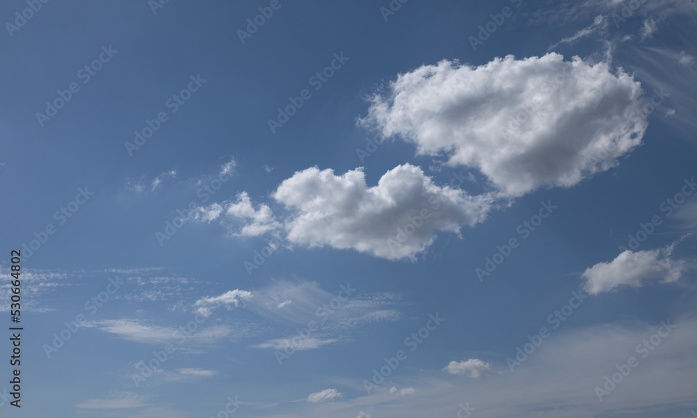 Obraz premium Nuages dans le ciel 