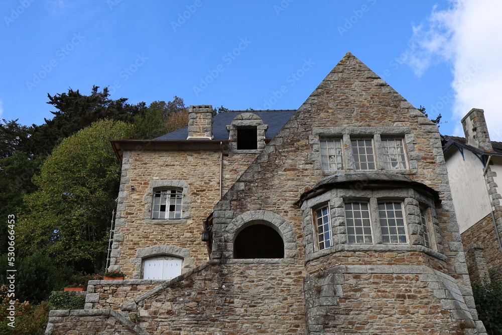 Bâtiment typique, vue de l'extérieur, village de Pont-Aven, département du Finistere, Bretagne, France