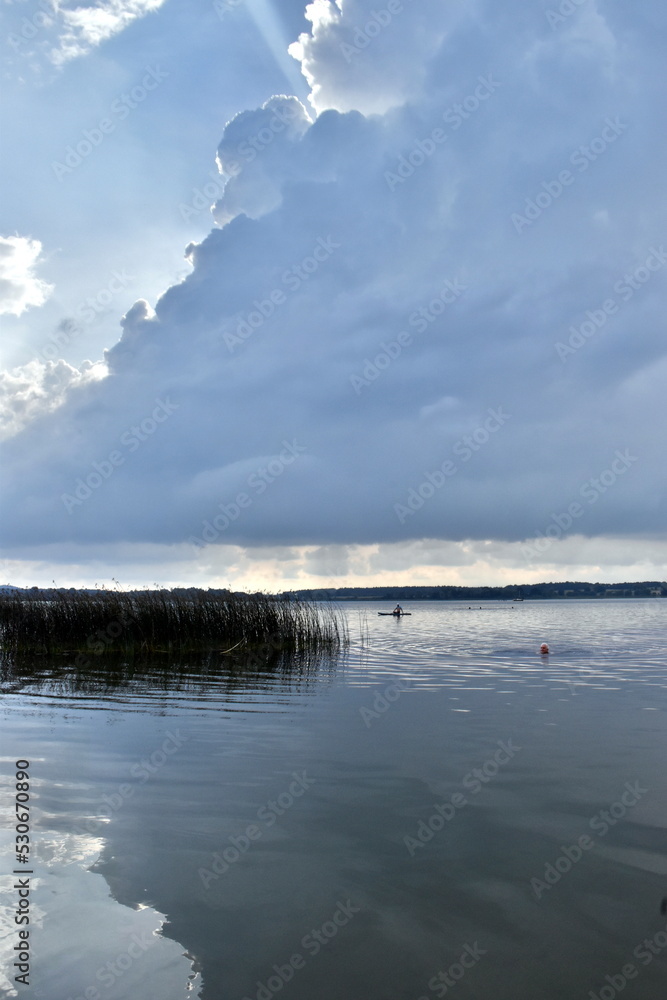 Obraz premium Oberuckersee in Brandenburg unter Wolken