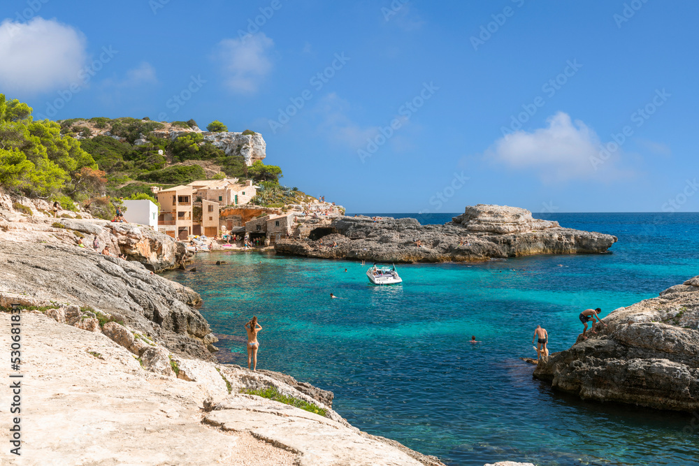 Bay and cliffs of S'Almunia - Majorca - 4236