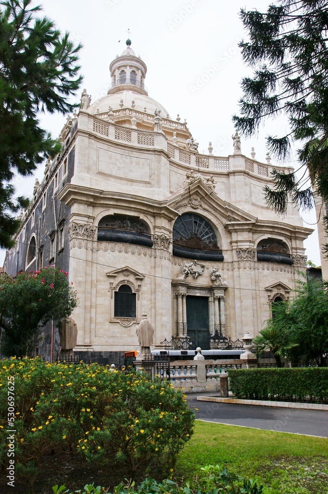 Cathedral of Sant'Agata Church of the Badia di Sant'Agata Fontana dell'Elefante Plant Sky Building