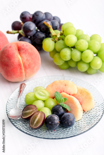 Fototapeta Naklejka Na Ścianę i Meble -  フルーツの盛り合わせ　fruit