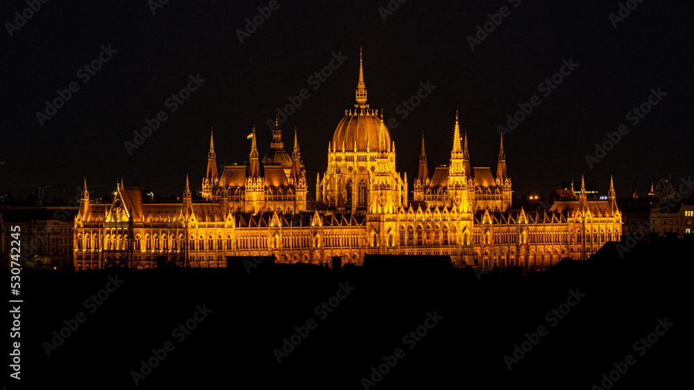 Obraz premium hungarian parliament building