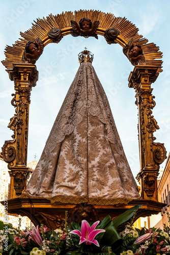 Hermandad de Nuestra Señora de la Alegría y Jesús Resucitado posesionando por las calles de Toledo el Domingo de Resurrección photo