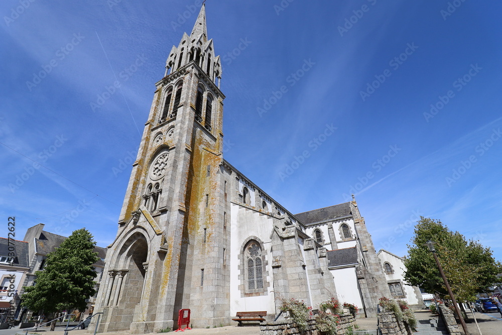 Eglise Saint Melaine, village de Moëlan sur Mer, département du Finistere, Bretagne, France Eglise Saint Melaine, village de Moëlan sur Mer, département du Finistere, Bretagne, France