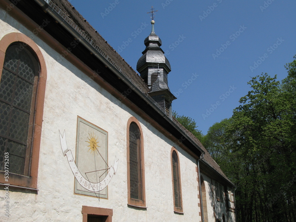 Sonnenuhr an Kolmerberg-Kapelle in Dörrenbach Sonnenuhr an Kolmerberg-Kapelle in Dörrenbach