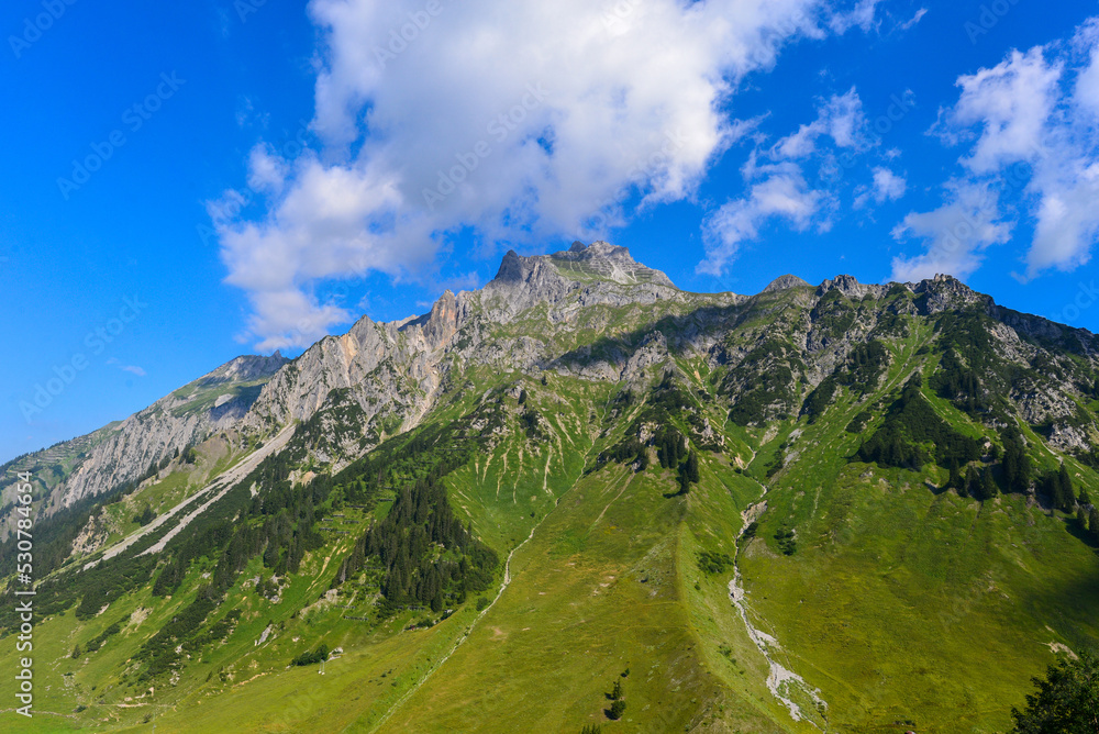 Fototapeta premium Lechquellengebirge in Vorarlberg, Österreich