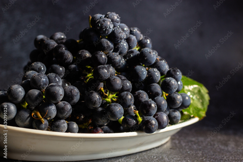 grapes in a bowl grapes in a bowl