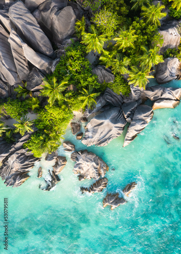 Obraz na płótnie Paradise beach on the island of La Digue in the Seychelles. Anse Source D'Argent w salonie